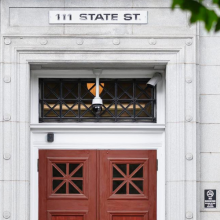 photo of the front of hte Vermont Supreme Court buildng