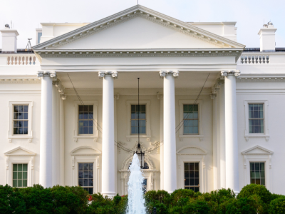 photo of the center front of the White House